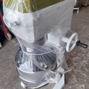 Μίξερ επαγγελματικά 30 λίτρα κάδο με 3 ταχύτητες. Διαστάσεις 47χ65χ132