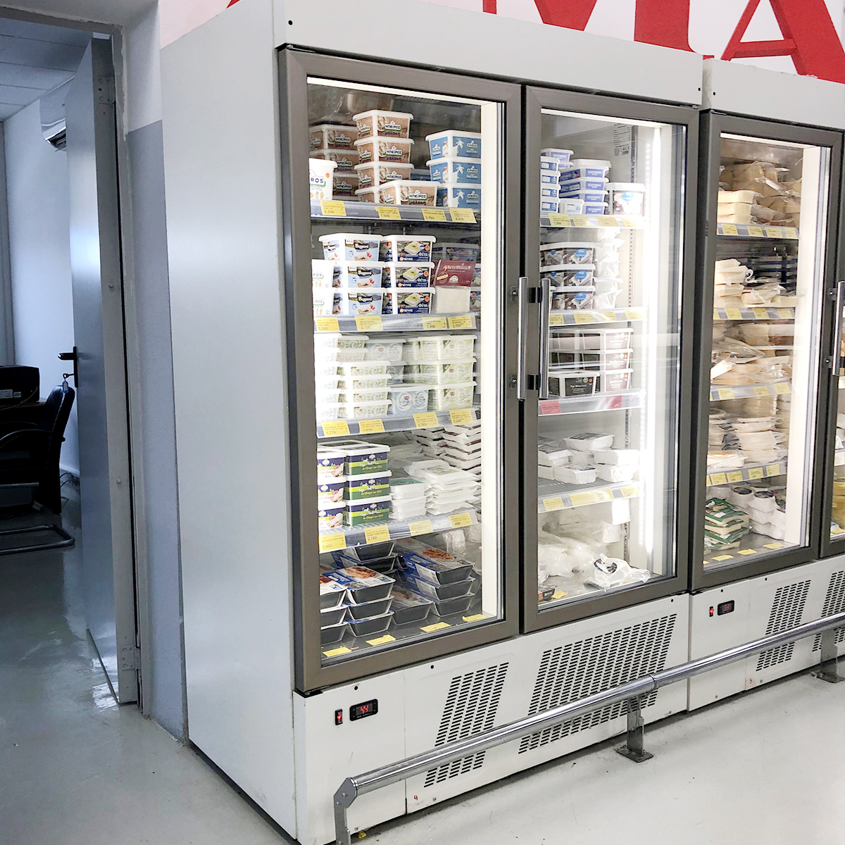 cabinet-display-1
