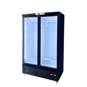 Βιτρίνα Συντήρησης  χωρητικότητας 950 lt και εξωτερικών διαστάσεων 1250x705x2050mm.