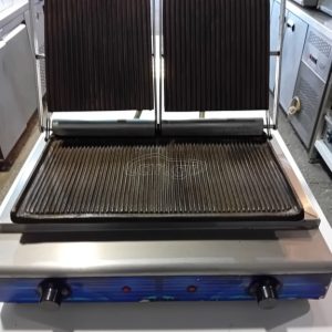 Τοστιέρα διπλή επαγγελματικής χρήσης. 3200 W / 230 V.Διαστάσεις : 52 x 40 x 20 cm
